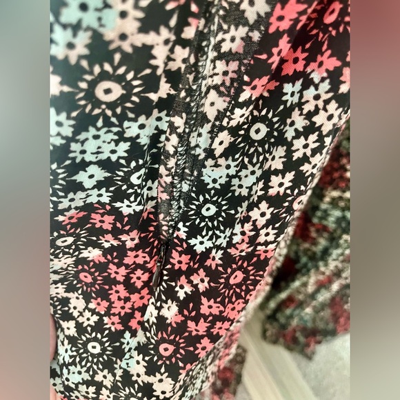 Maxi Dress With Adjustable Back & Straps - Picture 4 of 5